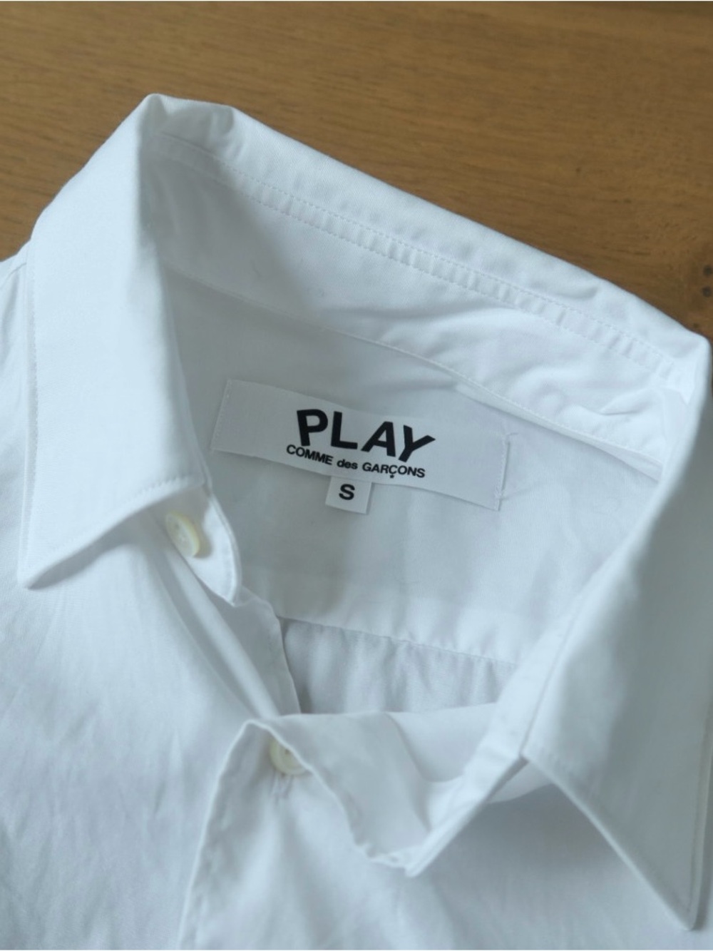Comme des Garçons White Button-Down Shirt with Red Heart Logo - Picture 2 of 2